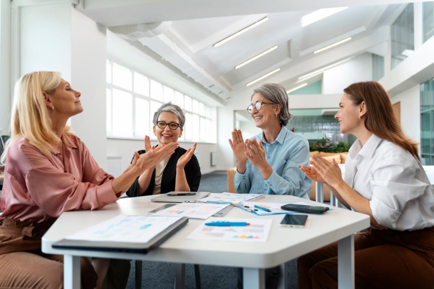 Interaktive Lernatmosphäre mit Gruppendiskussion
